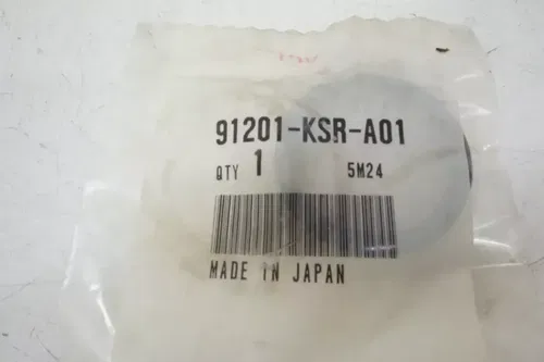 CRF250R Transmission Output Shaft Oil Seal OEM 28X37X7 91201-KSR-A01 Honda G3