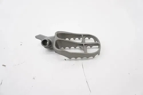 YZ250F YZ450F Footpegs OEM Footpeg Set Peg Pegs Yamaha YZ250F YZ450 YZ 23-25 M49