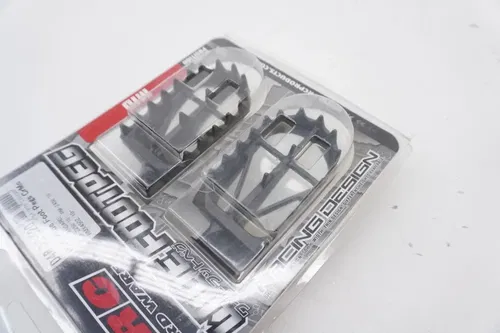 RMZ250 RMZ450 DRC Wide Footpegs Foot Pegs Peg Set D48-02-520 2010-2025 A2