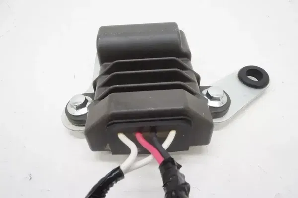 2021 YZ450F Voltage Regulator OEM Rectifier B7B-81960-00-00 2021 YZ450F Voltage Regulator OEM Rectifier B7B-81960-00-00