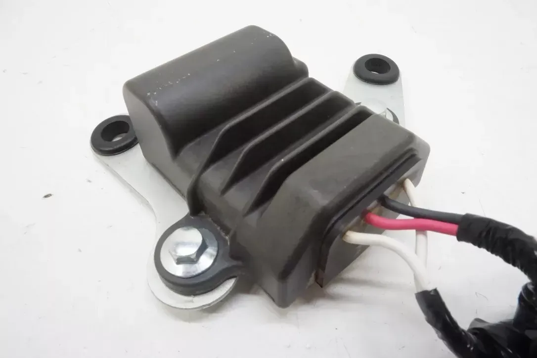YAMAHA 1200GP '98 OEM RECTIFIER &AMP; REGULATOR ASSY Used