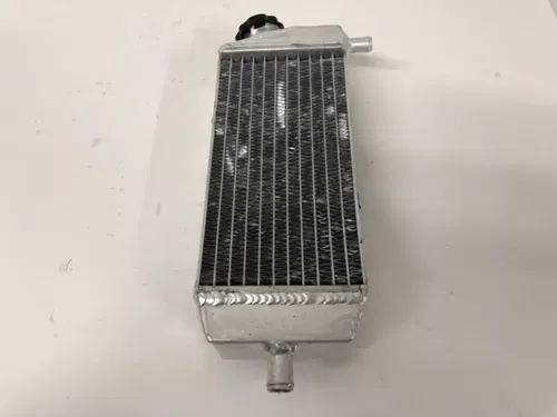 2004 RMZ250 Left Side Radiator Mishimoto Fill Side Cooling RMZ250 2004-2006 RMZ