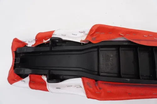 2022 CRF450R Complete Seat Assembly SKDA Gripper Cover Honda CRF 450R 2021-2024