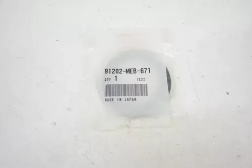 CRF250R CRF450R Crankshaft Seal OEM Crankcase Oil Seal 91202-MEB-671 Honda G1