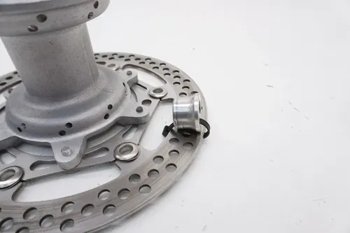 1997 YZ250 Front Wheel Hub OEM 4SS-25111-01-00 Yamaha YZ 125 250 1996-2001