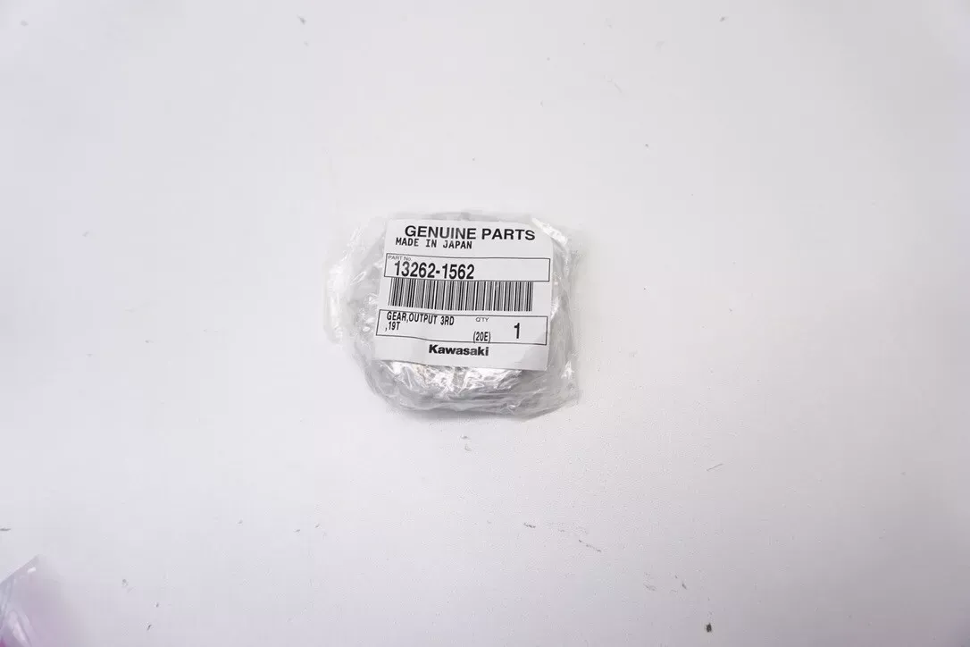 KX450 Transmission Gear, Output 3rd, 19T OEM 13262-1562 Kawasaki KX 20-25 M34