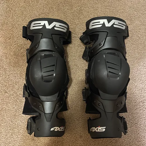 EVS axis sport knee brace pair - small