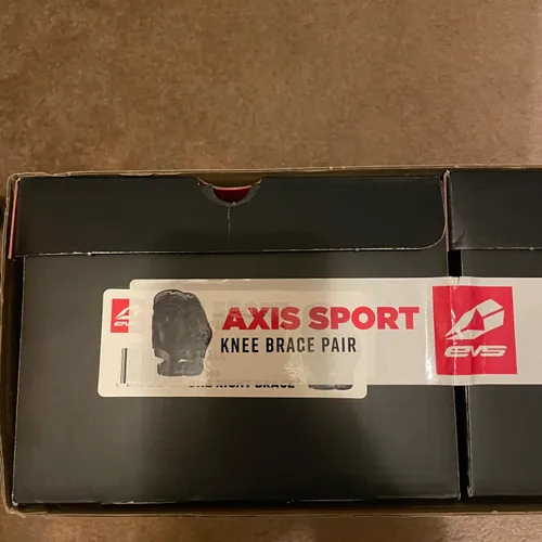 EVS axis sport knee brace pair - small