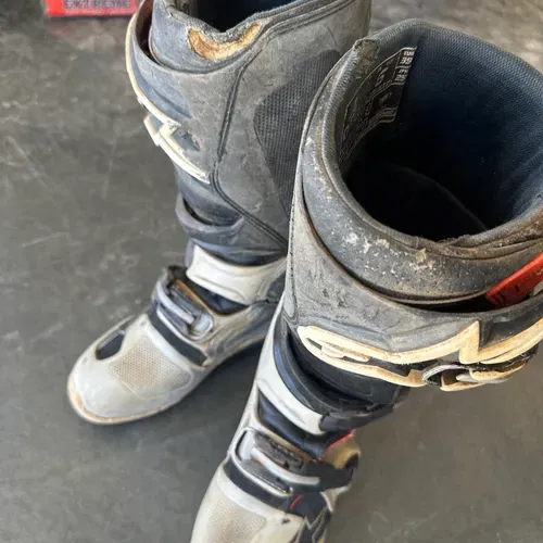 Tech 7 Size 6 Boots. 