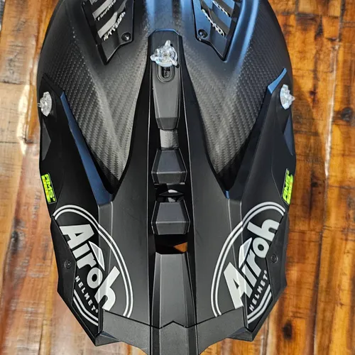 Airoh Aviator 3 Carbon AMS PLUS XL