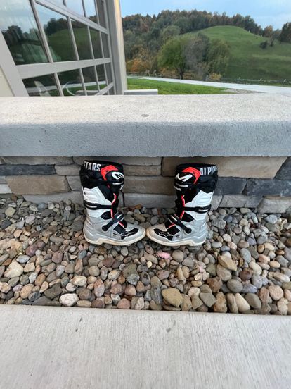 Youth Alpinestars Boots - Size 5