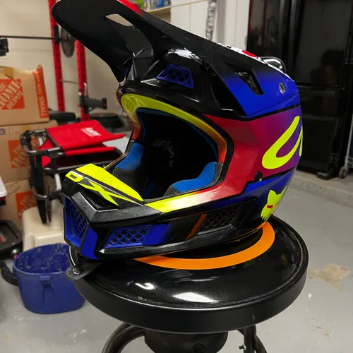Fox V3 Helmet Dkay