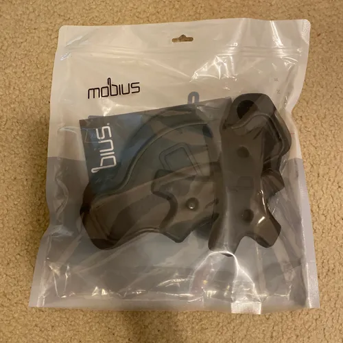Mobius X8 Knee Braces - Size S