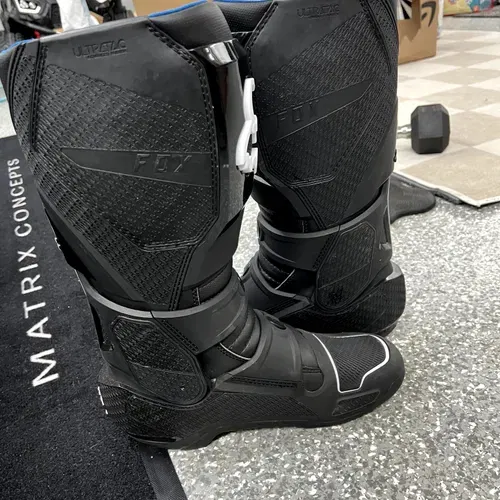 Fox Instinct Boots - BRAND NEW
