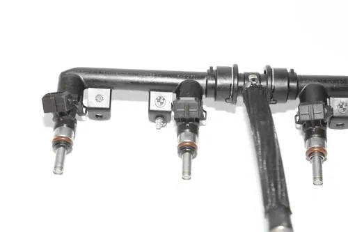 2010-2011 Bmw S1000rr HP4 Main Fuel Injectors & Fuel Rail OEM