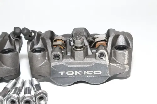 07-17 Honda Cbr600rr Front Brake Caliper Set Pair Calipers w/Bolts OEM