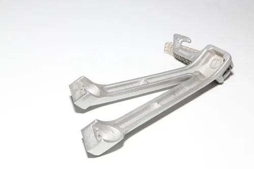 06-09 Suzuki Gsxr600 750 Right Rear Back Passenger Peg OEM *NICE*