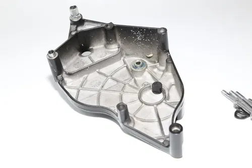 06-25 Suzuki Gsxr750 600 Engine Sprocket Cover w/Bolts OEM *NICE*