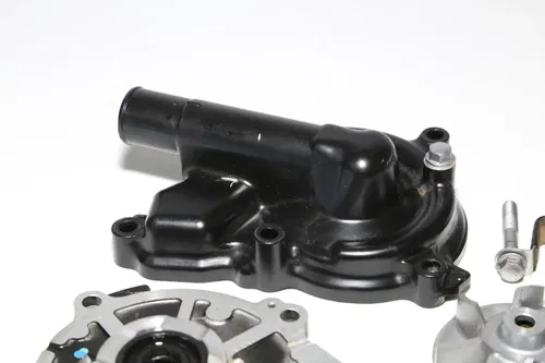 19-24 Kawasaki Vulcan S En650 Engine Water Coolant Pump  OEM