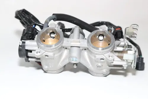 22-25 Yamaha Yzf R7 Main Fuel Injectors Throttle Bodies w/Harness OEM