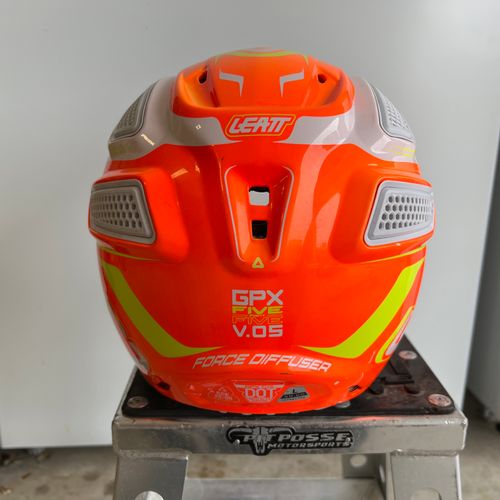 Leatt Helmets - Size L