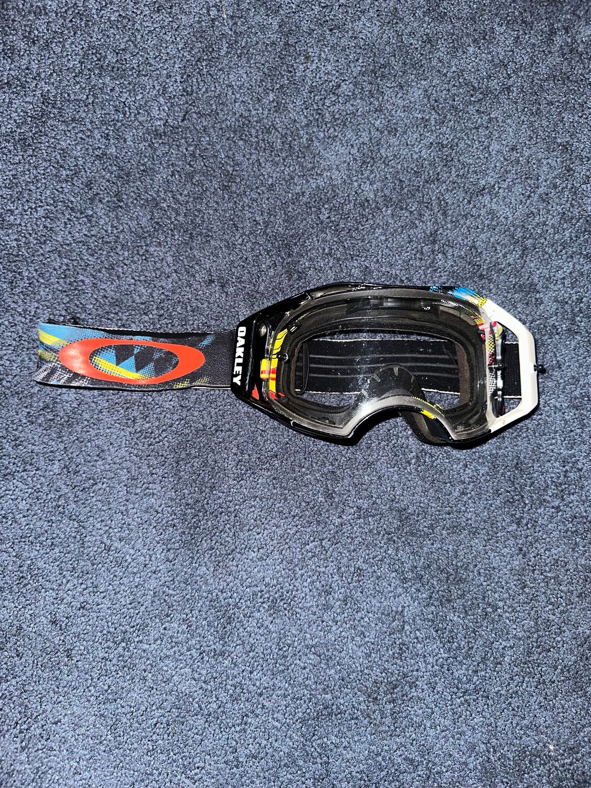 Oakley Airbrake Js7