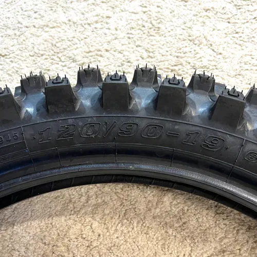 New Dunlop Mx33 Rear Tire. 120/90-19
