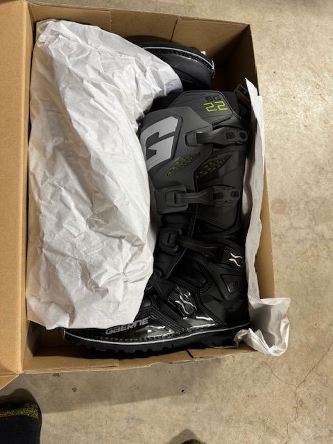 SG22 GORE-TEX ENDURO ANTHRACITE Size 9.5