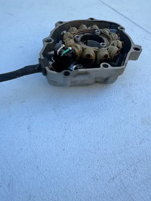 21-24 OEM kx250 stator cover generator coil Kawasaki kx 250 250x 14031-0651