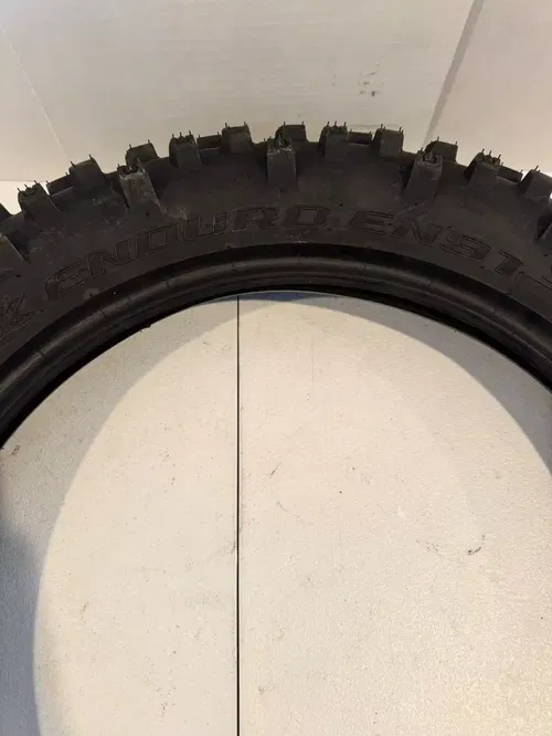 New Dunlop Geomax enduro EN91 70R 140/80-18 rear tire 140 80 18"