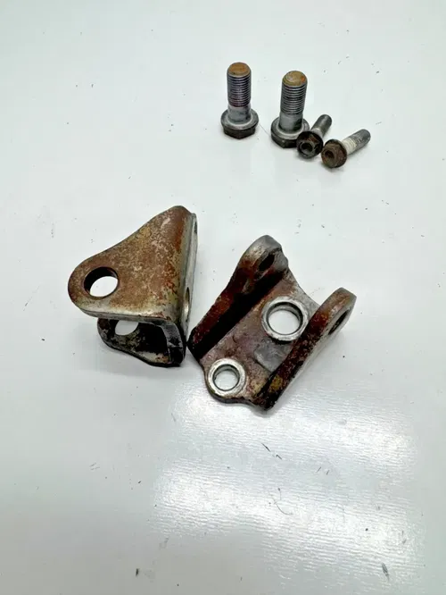 2011 crf450r oem foot peg brackets 02-17 crf 450 450r 250r 50611-MEN-671