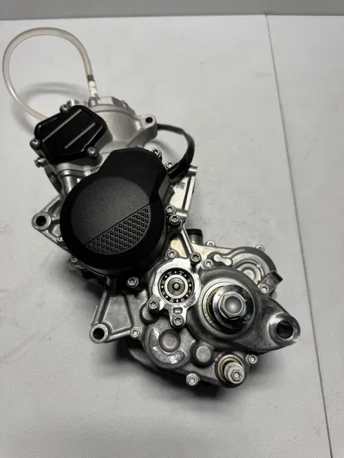 NEW 2025 KTM 85sx OEM engine motor top end bottom cases crank 25 mc tc 85 mc sx