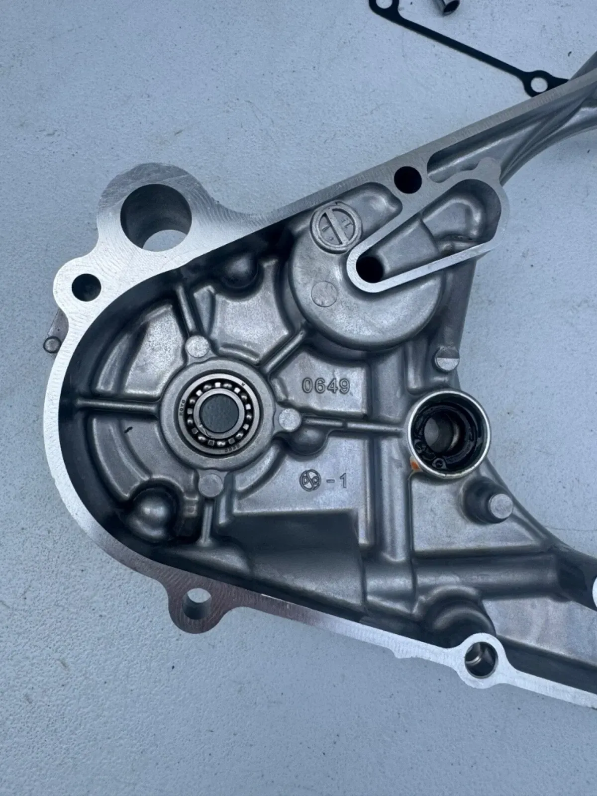 New Kawasaki OEM kx450 inner clutch cover 19-25 Kx 450x 450sr 14032-0649