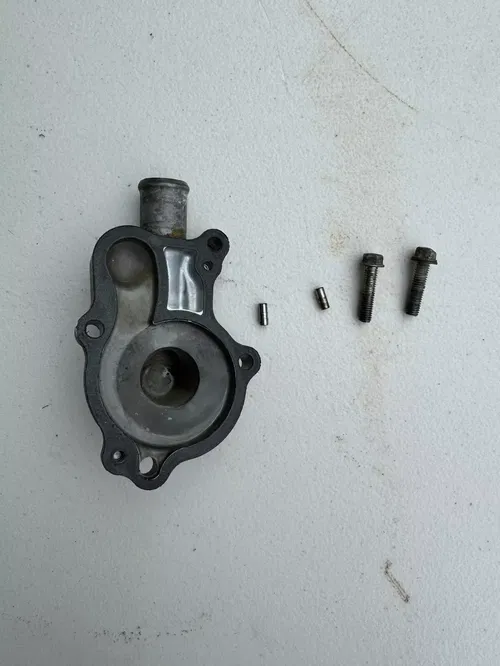yz250  water pump cover oem  99-23 yz 250 16-23 250x 5MW-12422-00-00