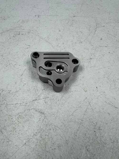 OEM CRF450R Oil Pump Cover Relief Valve 17-26 crf 450r 450rx 15310- MKE-A00 2