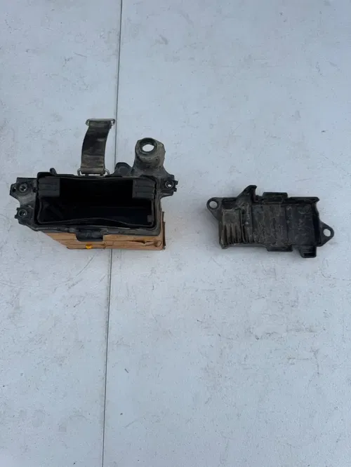 Honda OEM battery box 21-25 crf 450r 450rx 450rwe 50325-MKE-AF0