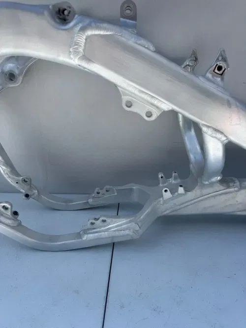 Honda OEM frame chassis 21-22 crf 450r 450rx 22-24 250r 250rx 50010-MKE-AF0 2