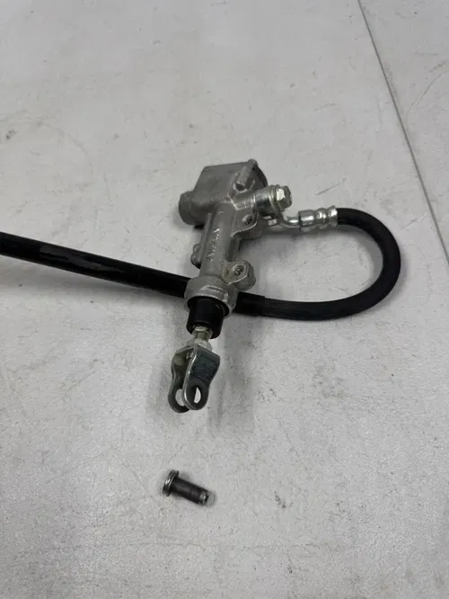 2024 kx250 oem rear brake assembly Caliper Master Cylinder 21-24 kx 250 250x