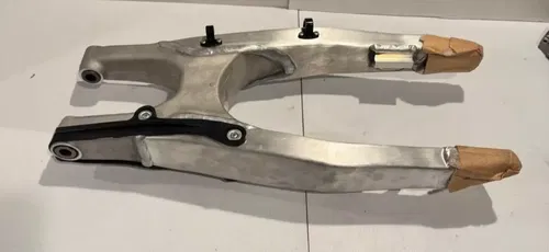 New Factory Kawasaki swingarm braced oem 19-25 kx 450x 450 250 250x 33001-0713