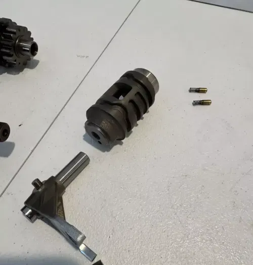 Kawasaki OEM transmission gears input output gear trans 21-24  kx 250 250x 2