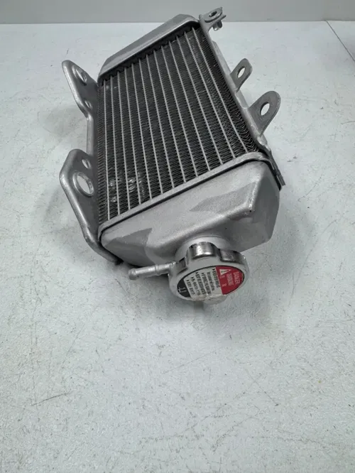 kx250 right radiator fill side 21-24 Kx 250 250x 250f 39061-0821 1