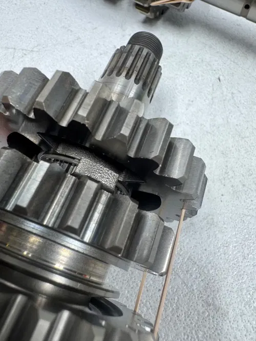 Kawasaki OEM transmission gears input output gear trans 21-24  kx 250 250x 3