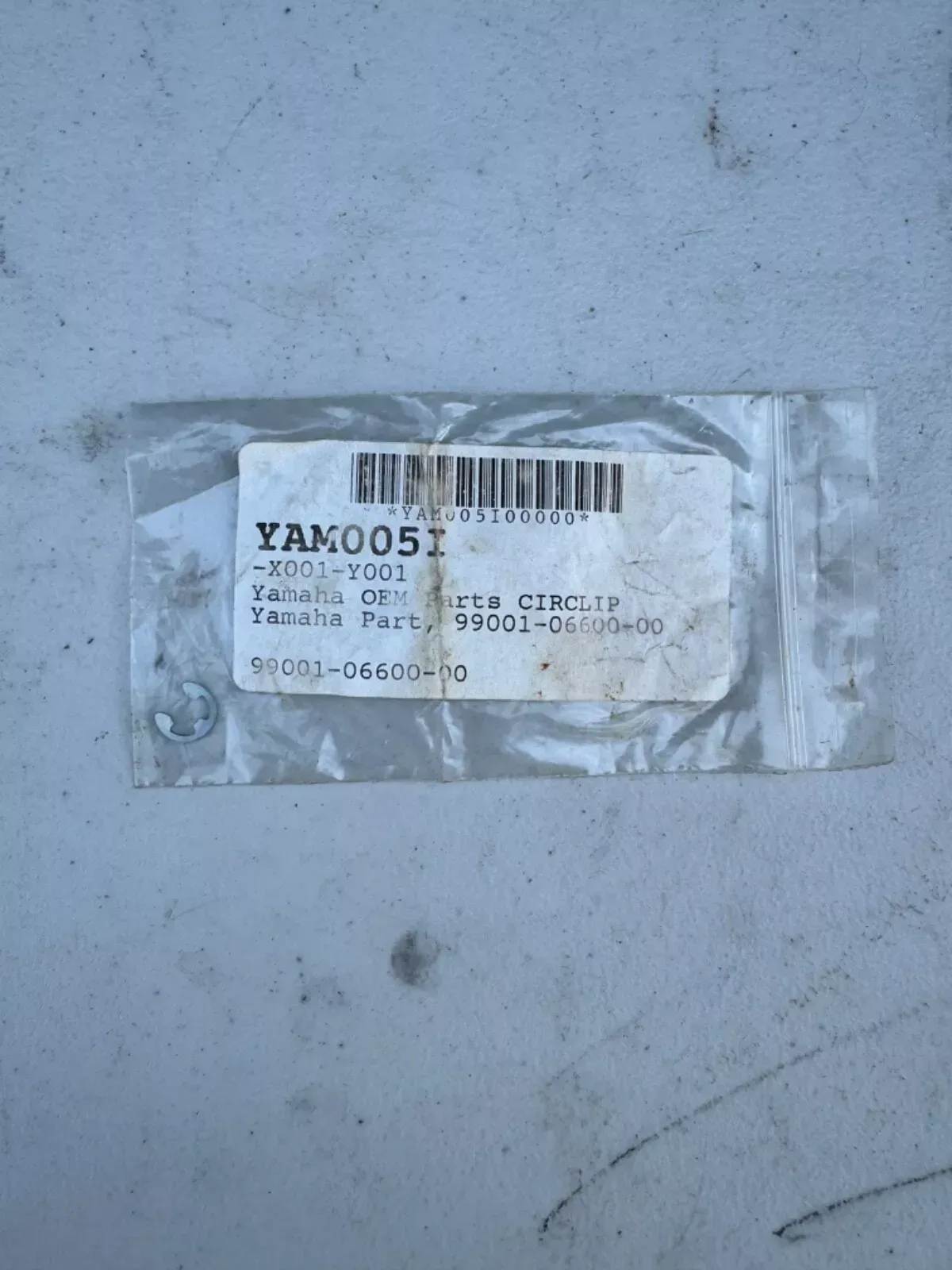 NEW Genuine circlip OEM Yamaha 99001-06600-00