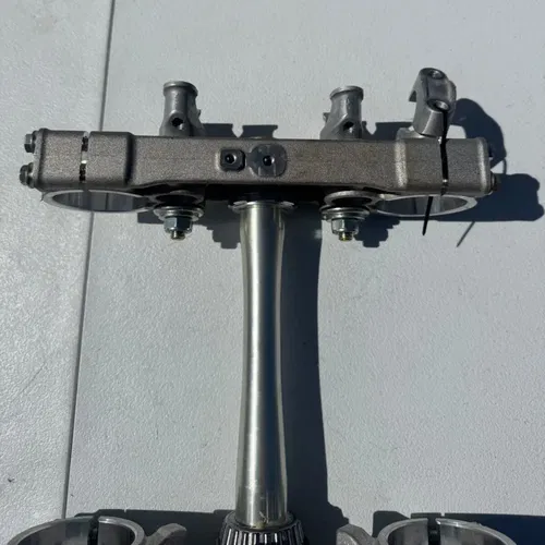 Honda OEM triple clamps bar mounts clamp tree 21-24 Crf 250r 250rx 450r 450rx