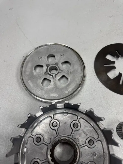 23 OEM Kx250 clutch basket hub pressure plate 21-26 kx 250 250x 13095-0107