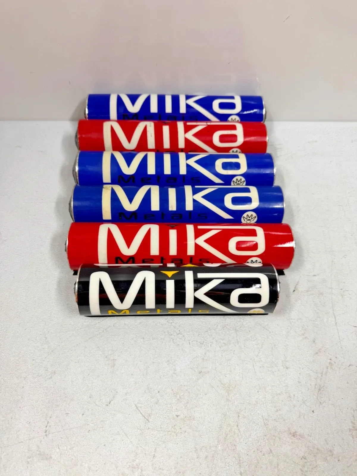 Mika Metals Cross Bar Pad Handlebar red blue black