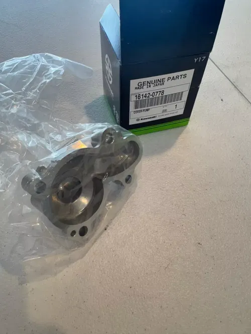 Kawasaki new oem water pump cover 24-25 kx 450x 450 450sr