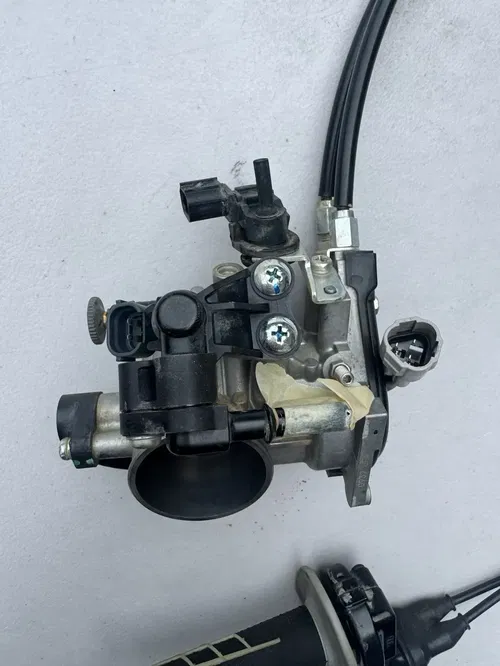 Kawasaki OEM throttle body intake fuel keihin 19-20 kx 450 450x 16163-0936