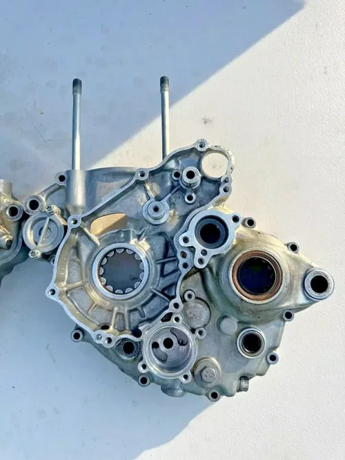 2022 ktm 250sxf CrankCase Bottom End Engine Motor Cases 250 350 mc fc sxf