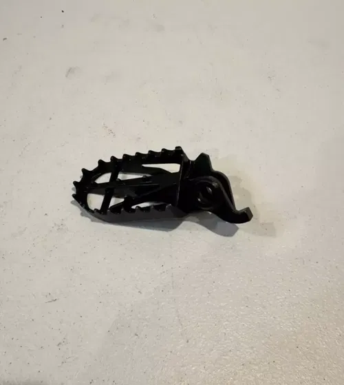 OEM KAWASAKI right footpeg peg 06-25 kx 450 450x 250 250x klx450